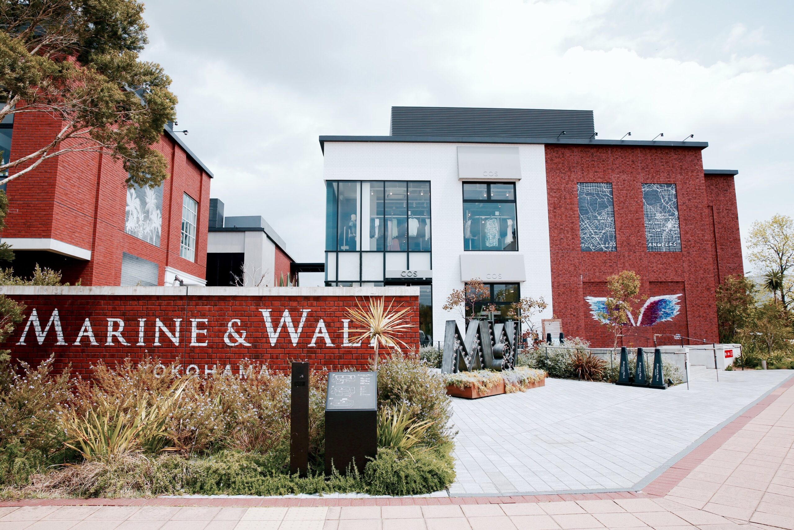 THEATER MARINE&WALK